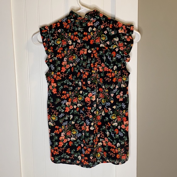 Flutter-Sleeve Shell Top - Picture 2 of 3